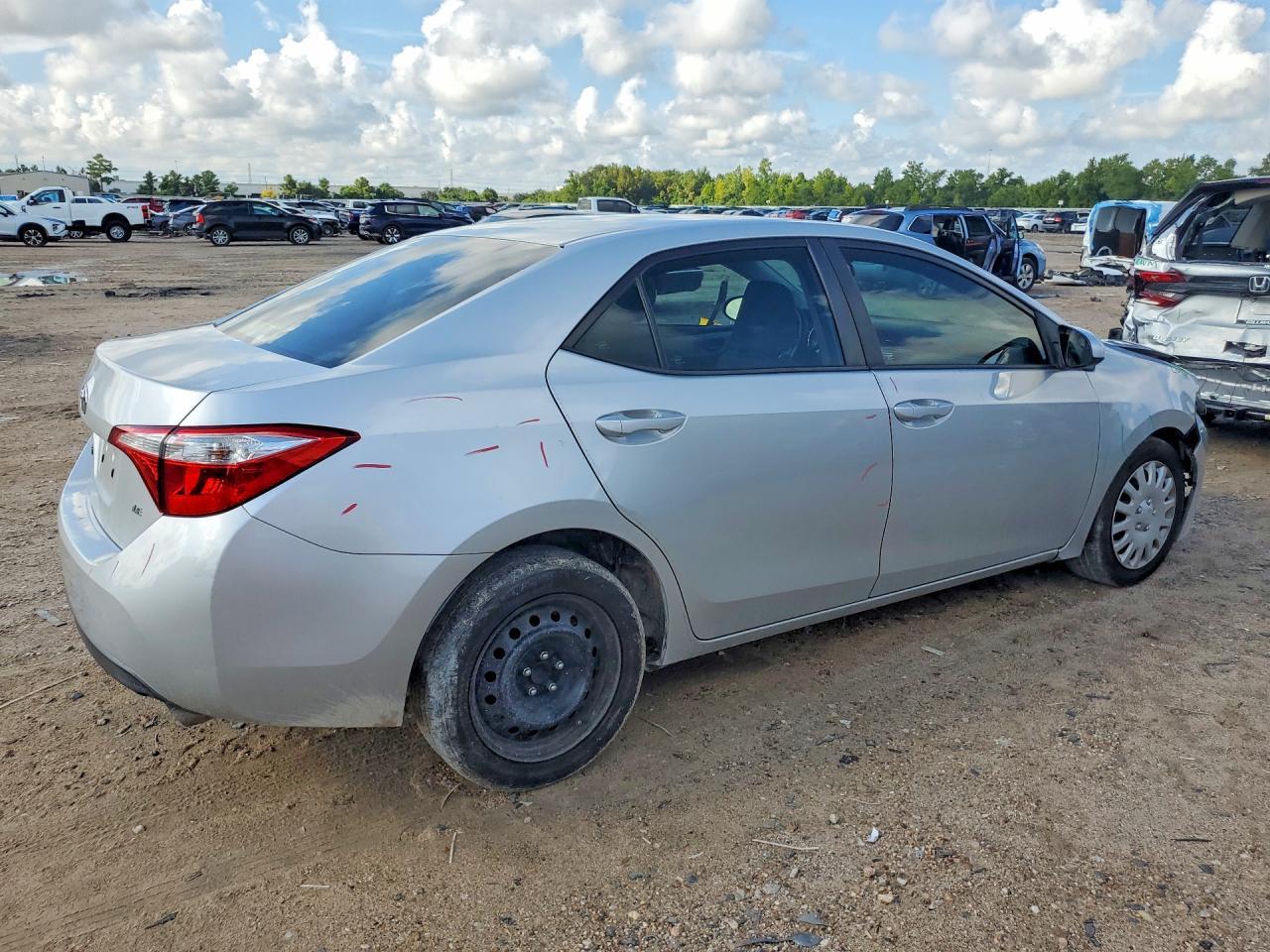 2016 Toyota Corolla Le - Фото 3