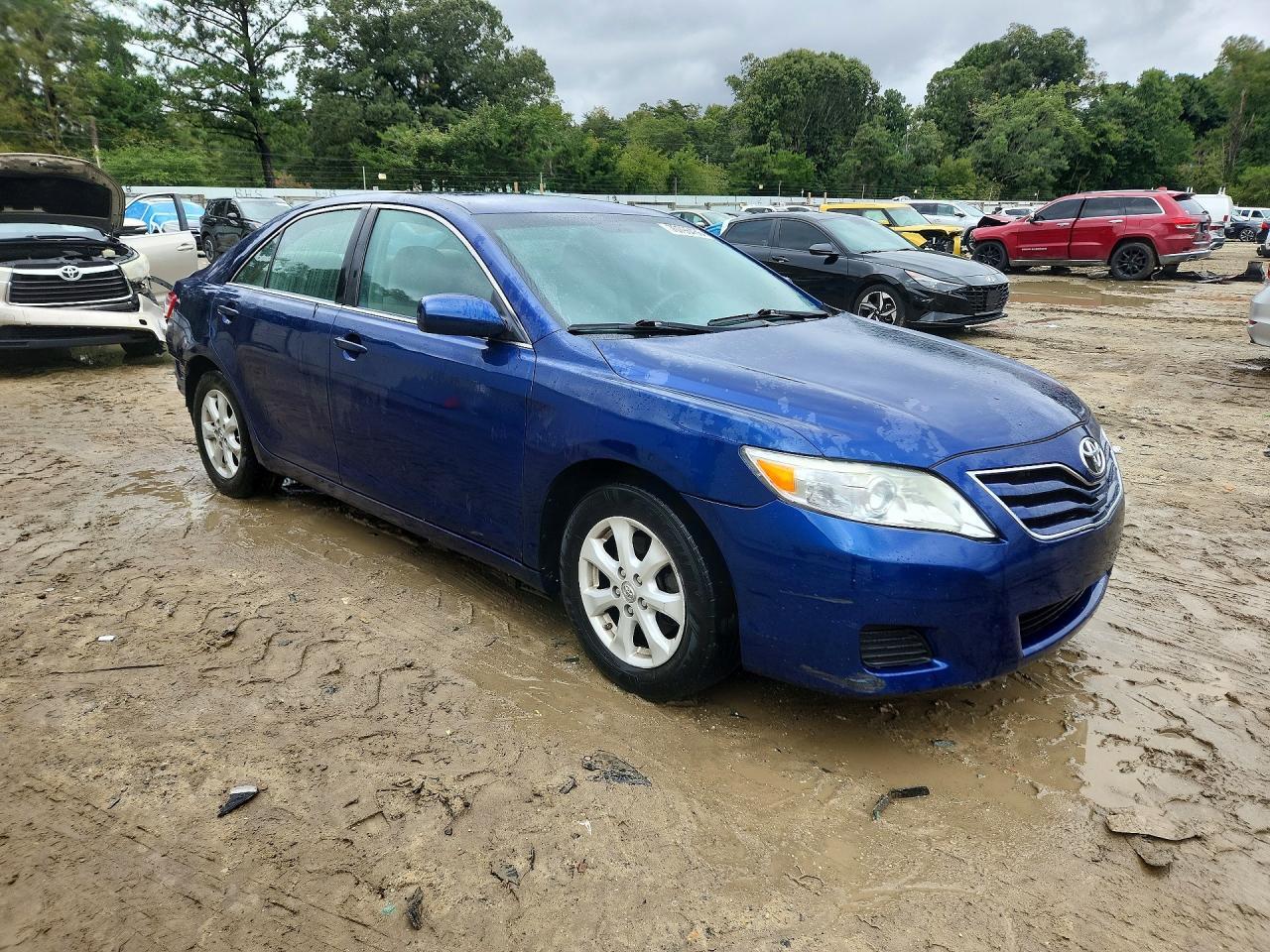 2011 Toyota Camry Le - Image 4