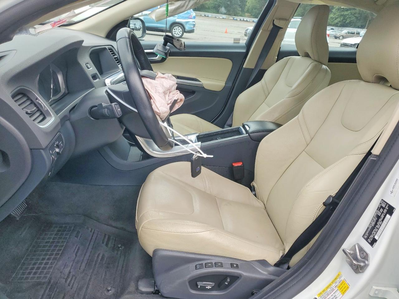 2017 Volvo S60 Dynamic - Image 7