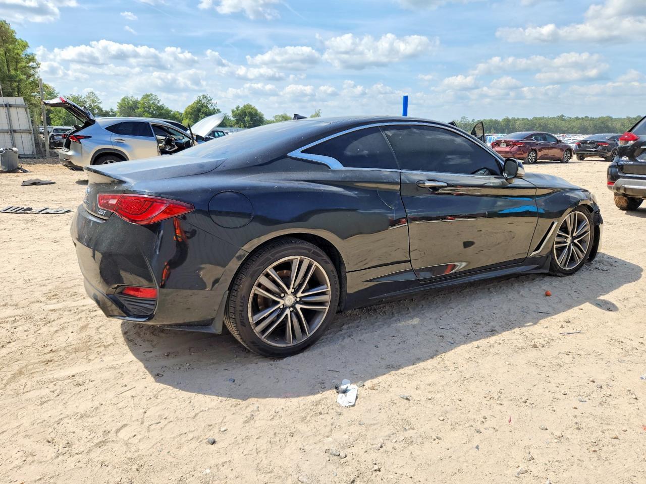 2017 Infiniti Q60 3.0T Premium - Фото 3