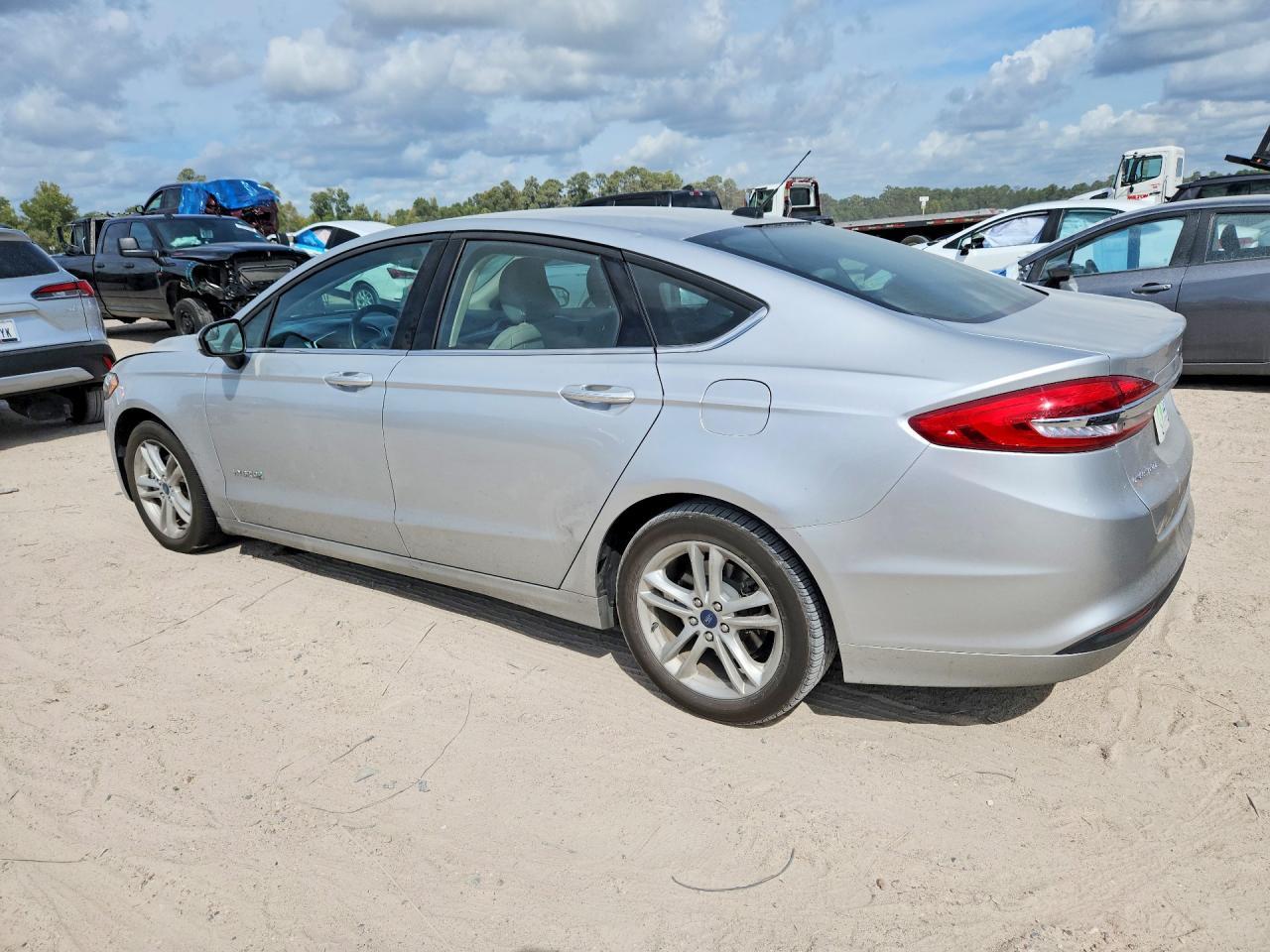 2018 Ford Fusion S Hybrid - Фото 2