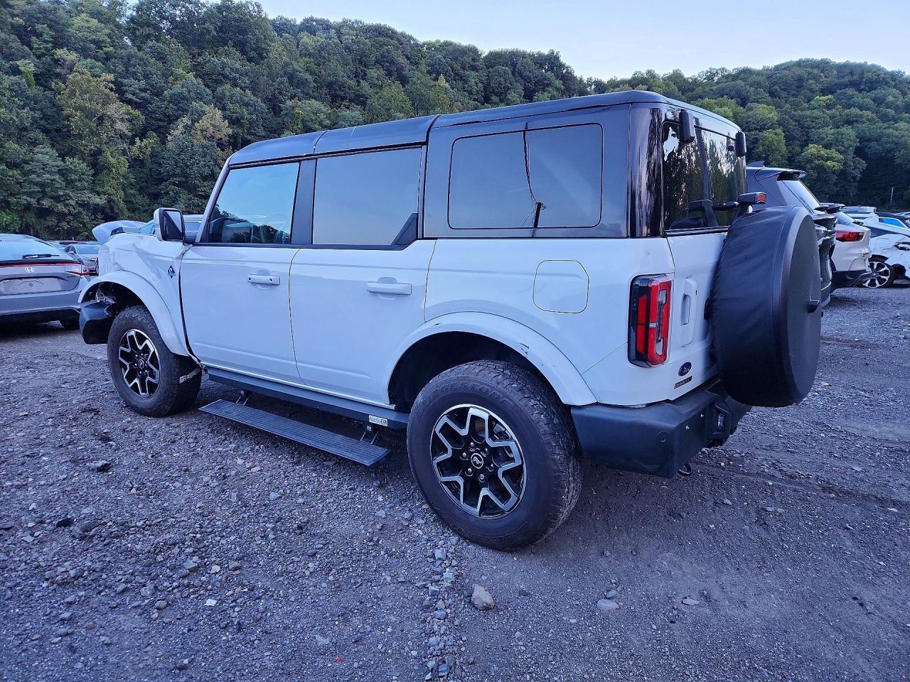2024 Ford Bronco Outer Banks - Фото 2