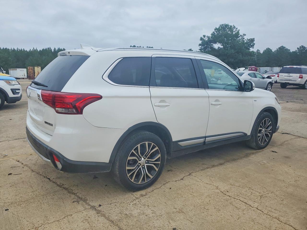 2017 Mitsubishi Outlander Gt - Фото 3
