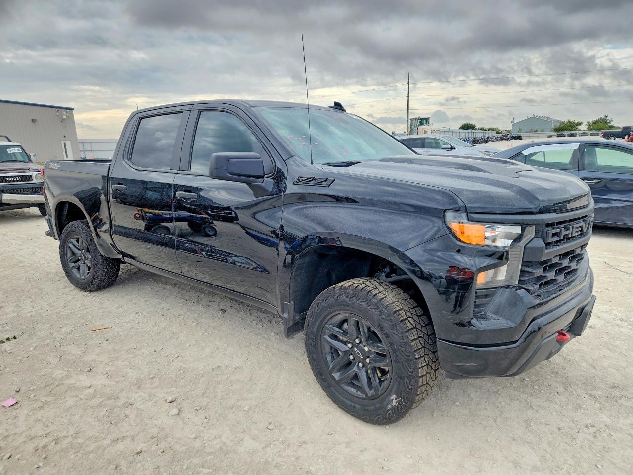 2026 Chevrolet Silverado K1500 Trail Boss Custom - Image 4
