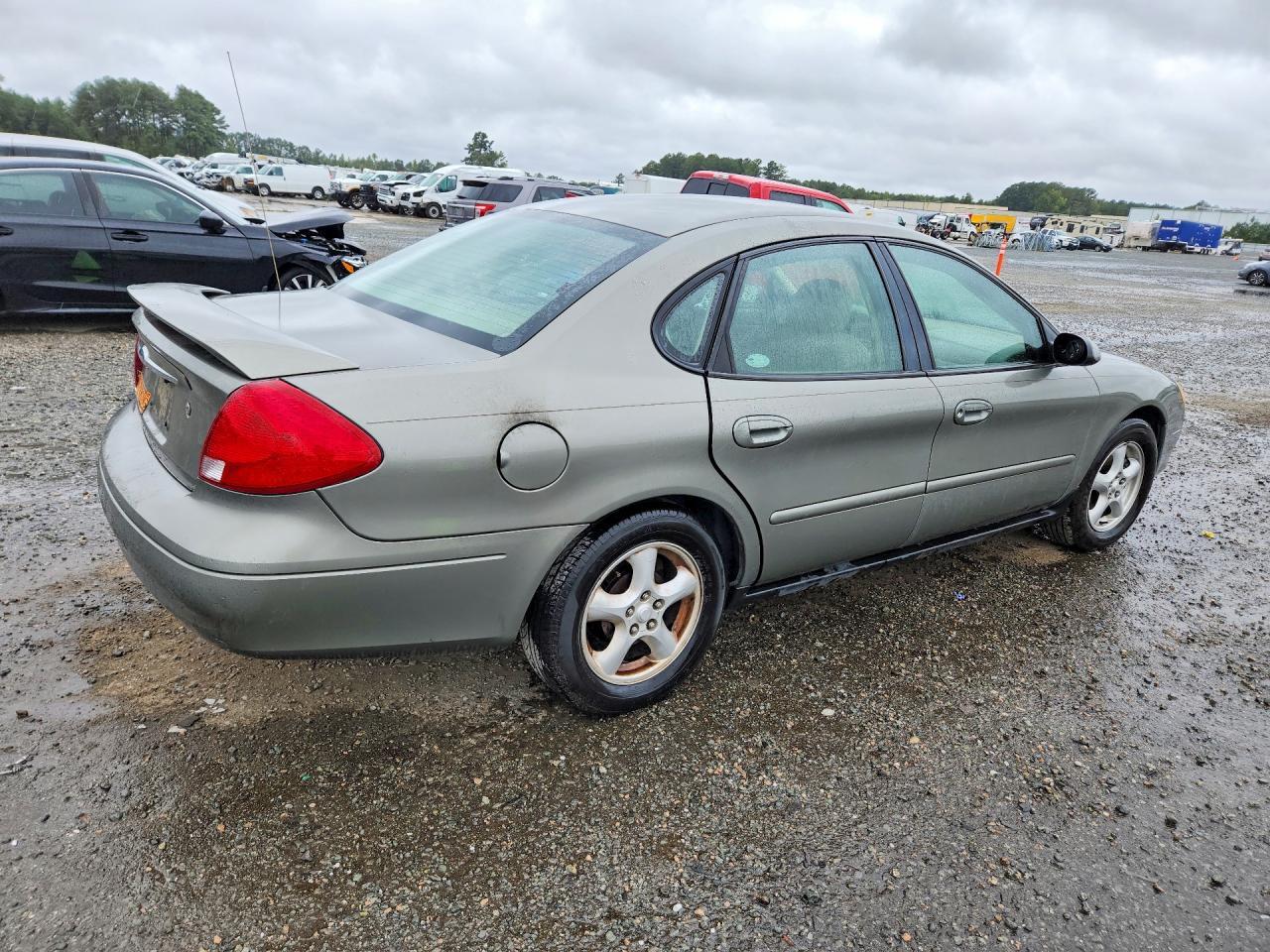 2003 Ford Tauras - Фото 3