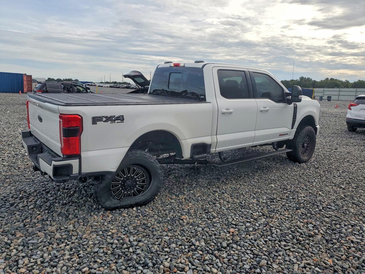2026 Ford F350 Super Duty - Фото 3