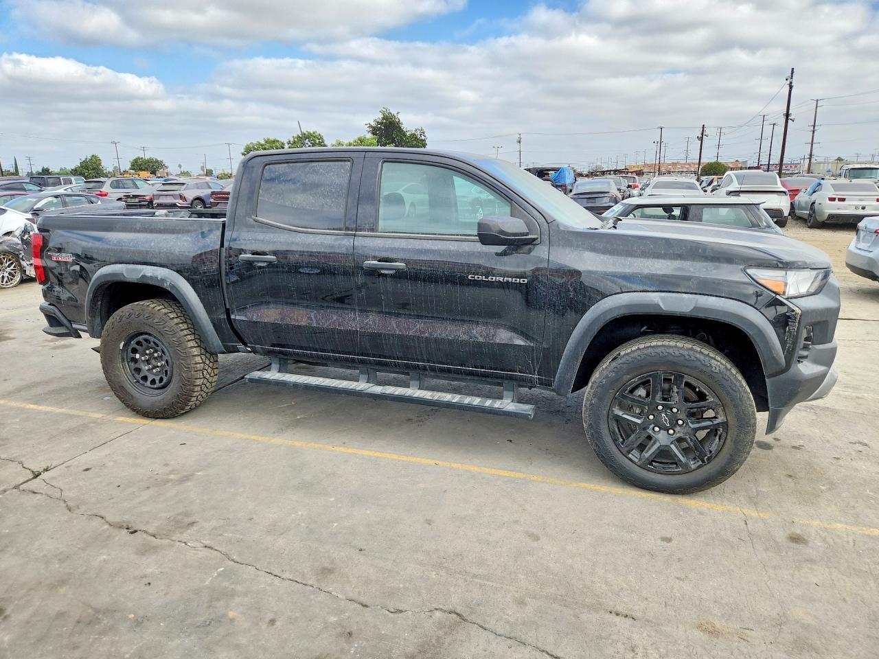 2023 Chevrolet Colorado Trail Boss - Image 4