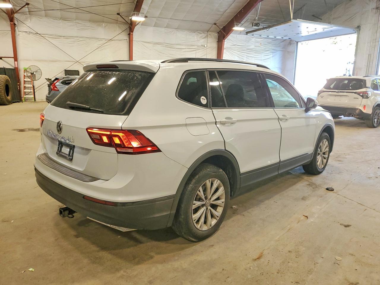 2019 Volkswagen Tiguan S - Фото 3