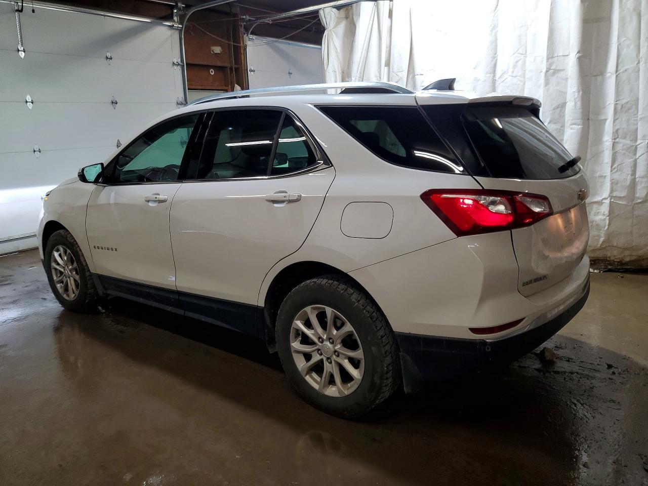 2018 Chevrolet Equinox Lt - Image 2