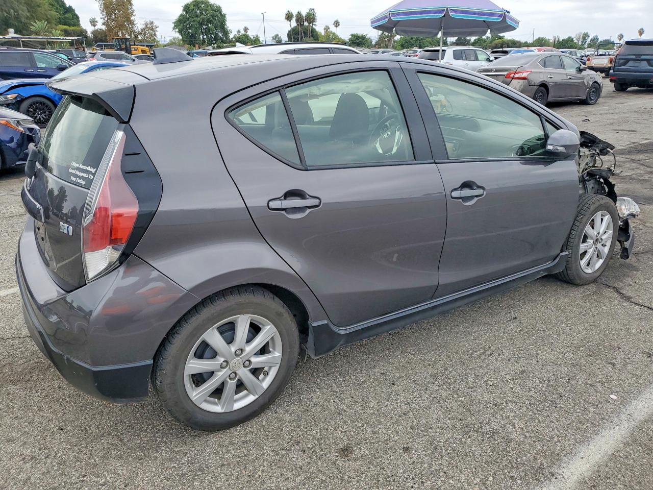 2017 Toyota Prius C Two - Фото 3