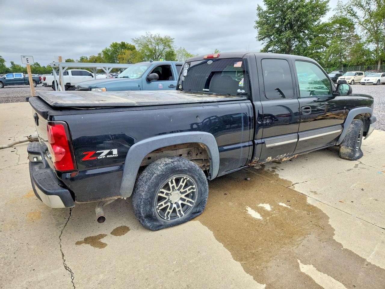 2004 Chevrolet Silverado K1500 - Image 3
