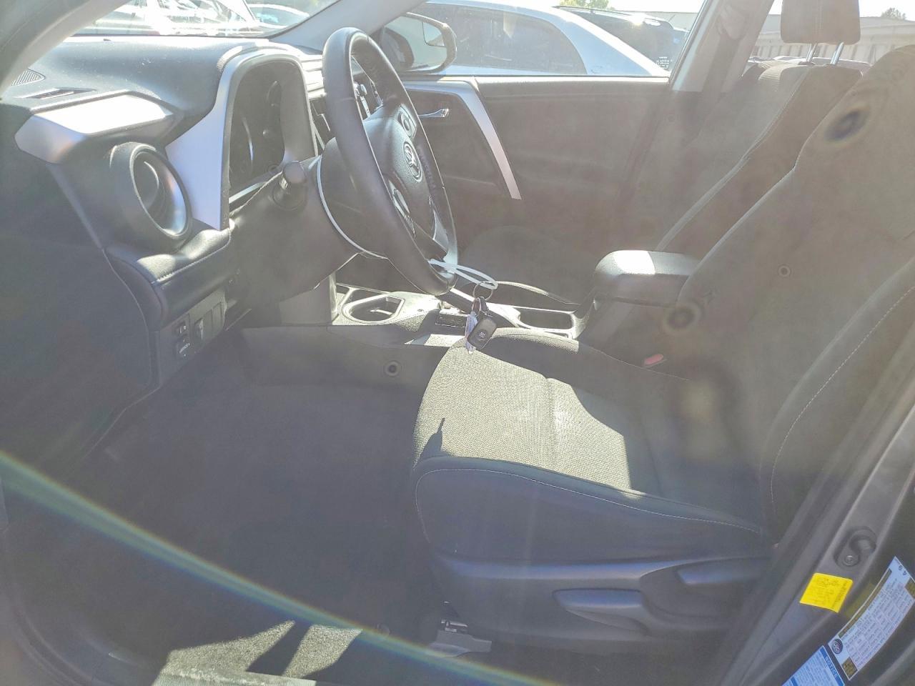 2016 Toyota Rav4 Xle - Image 7