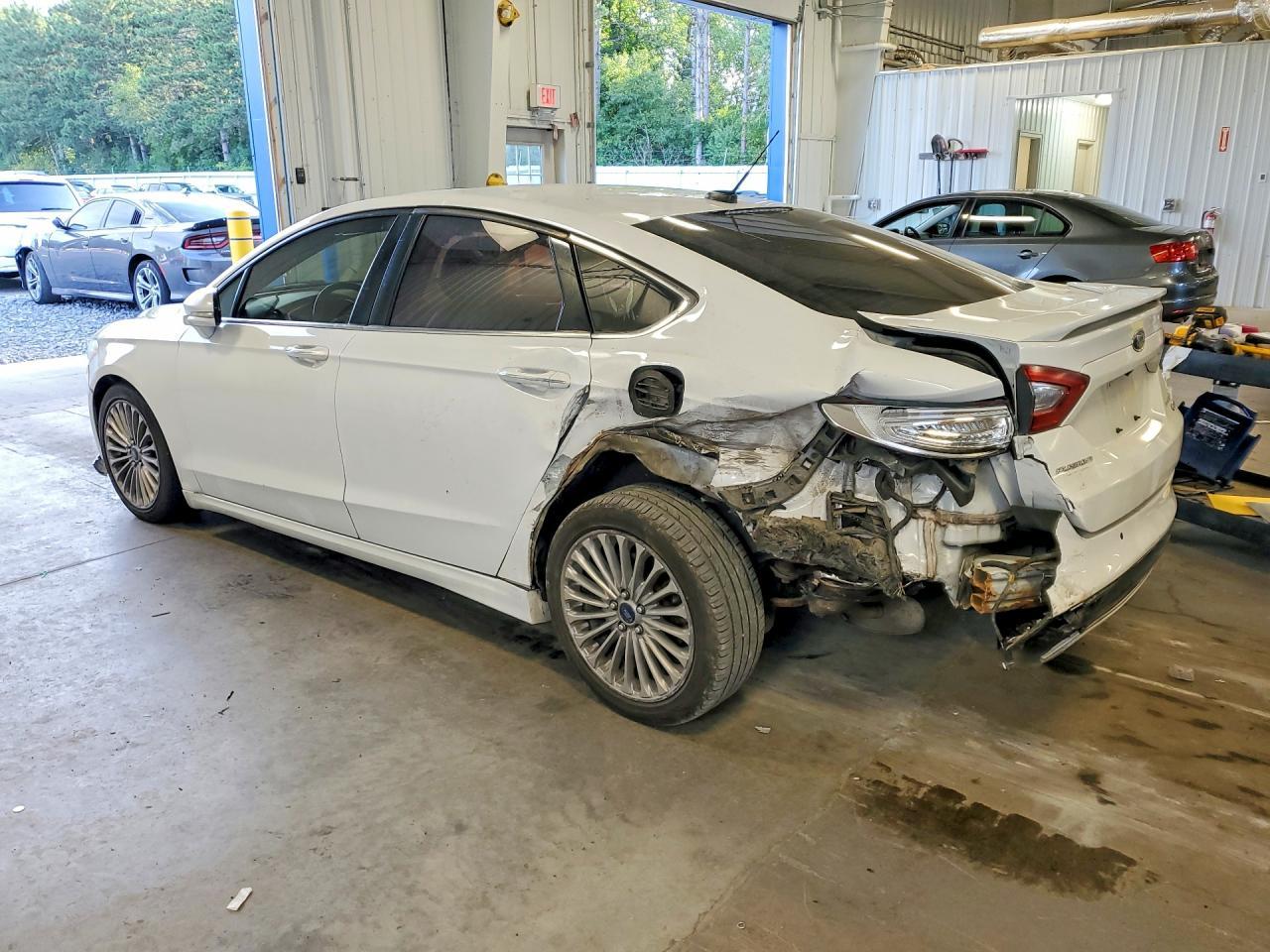 2014 Ford Fusion Titanium - Image 2