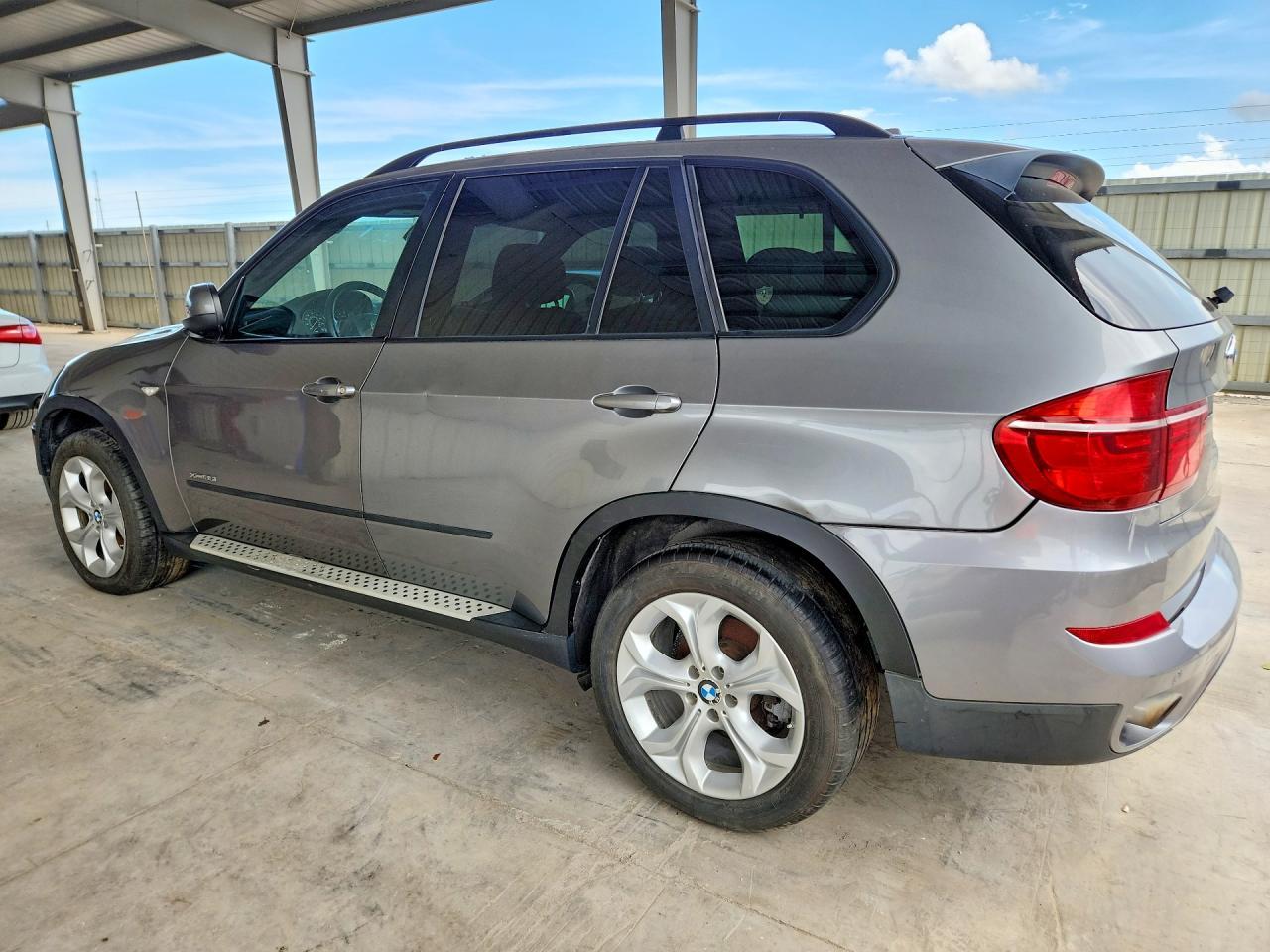 2012 BMW X5 xDrive35I - Image 2
