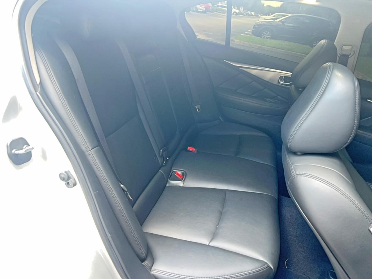 2017 Infiniti Q50 3.0T Premium - Image 6