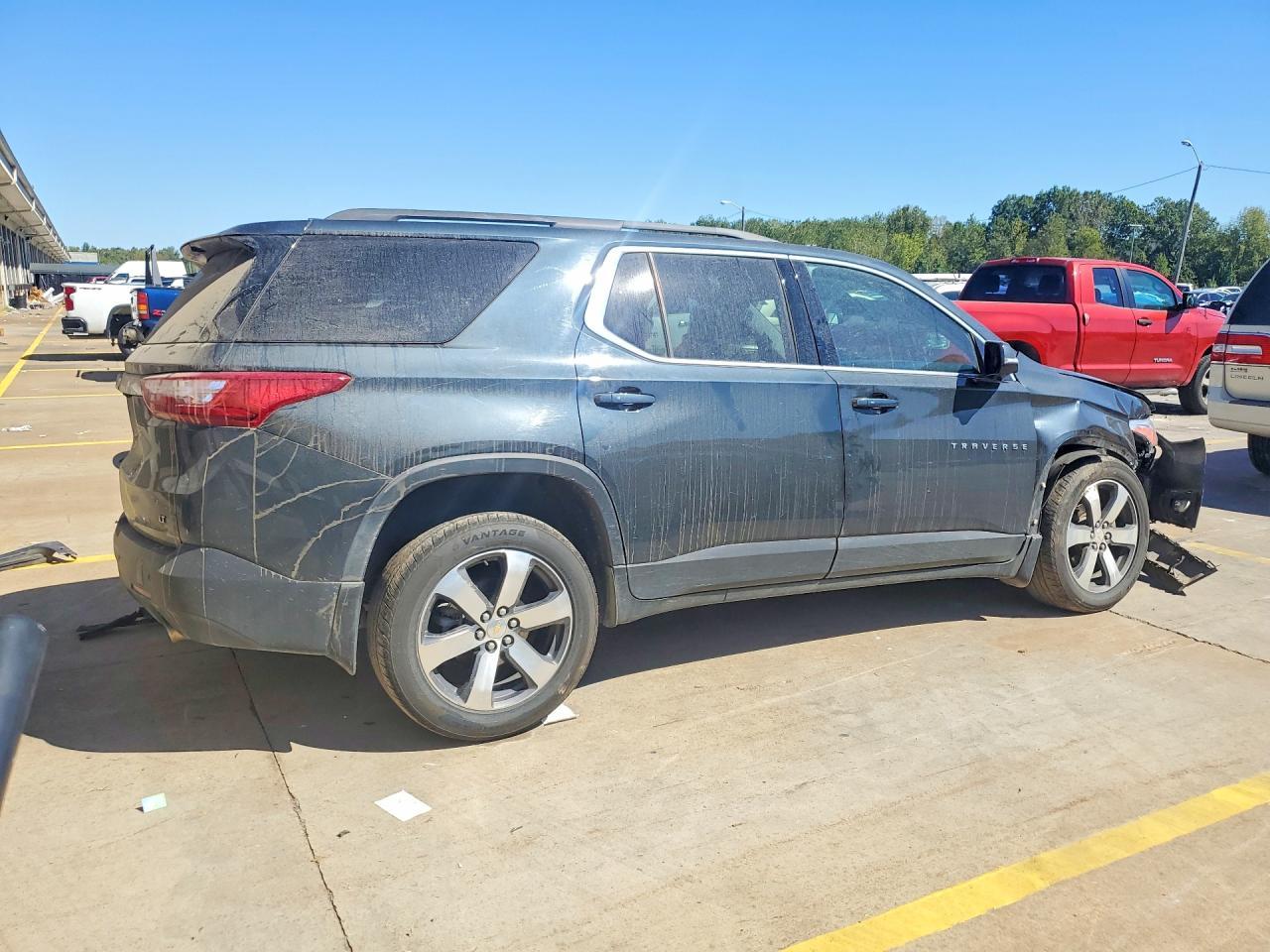 2020 Chevrolet Traverse Lt - Фото 3