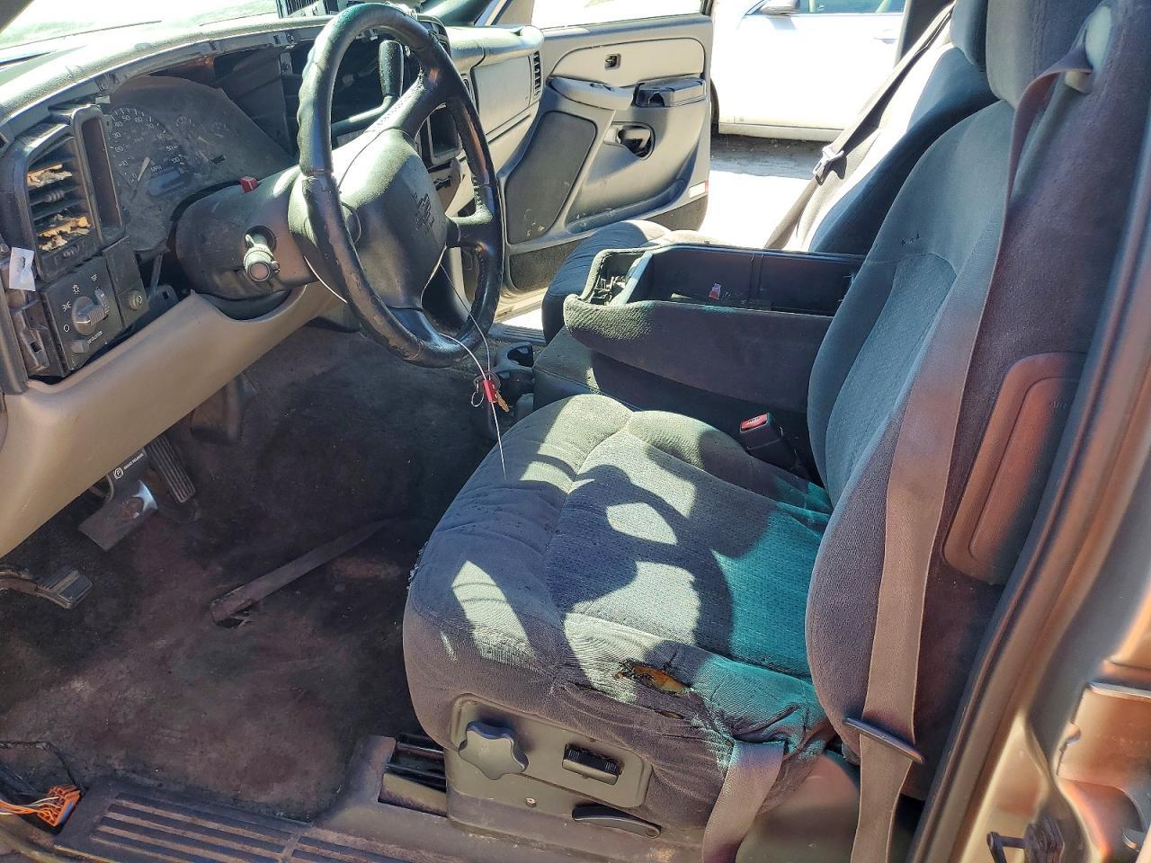 2002 Chevrolet Tahoe C1500 - Фото 7