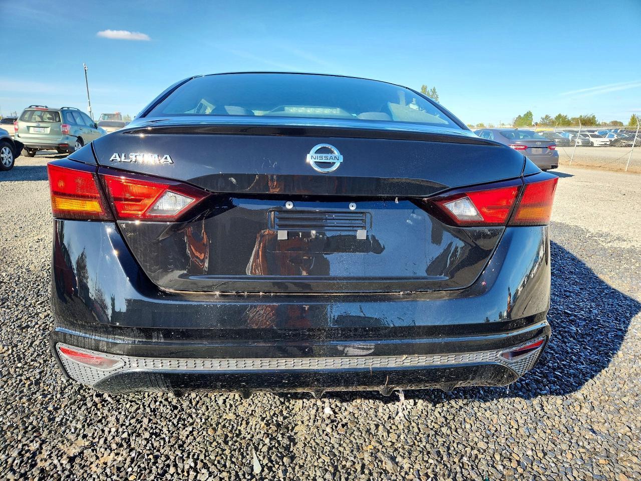 2022 Nissan Altima - Image 6