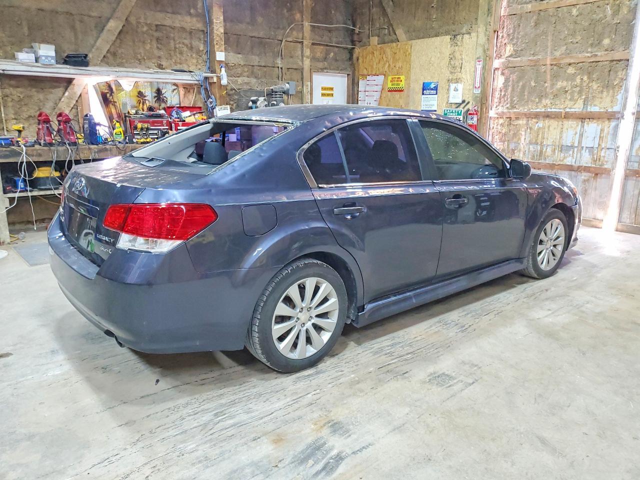 2010 Subaru Legacy 3.6R Premium - Фото 3