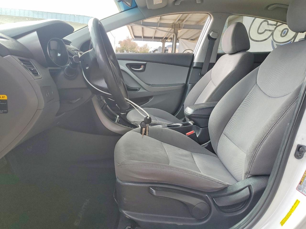 2015 Hyundai Elantra Se - Фото 7