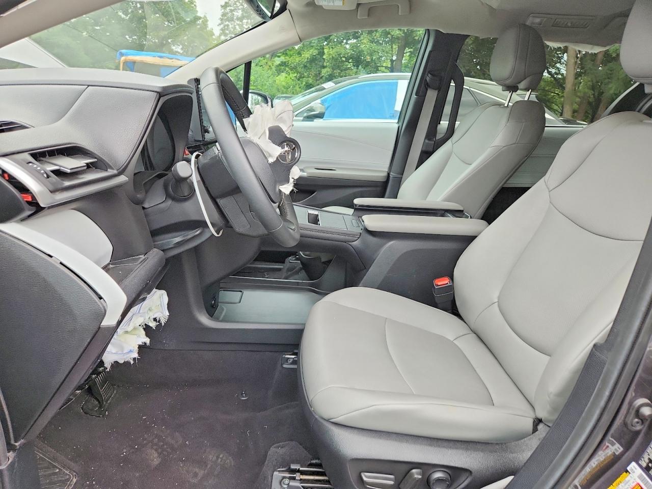 2025 Toyota Sienna Xle 8-Passenger - Фото 7