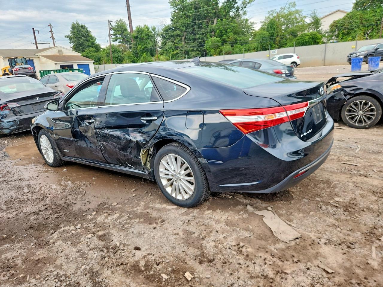 2015 Toyota Avalon Hybrid Limited - Фото 2