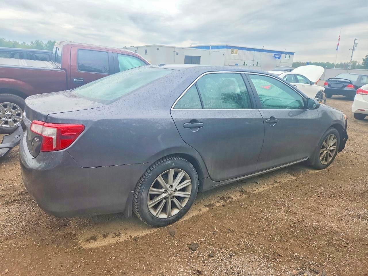 2012 Toyota Camry L - Фото 3