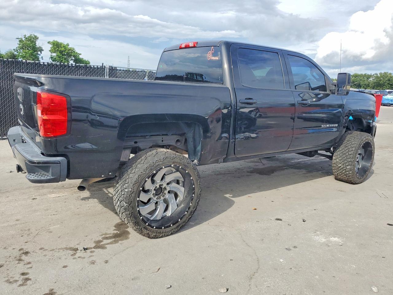 2018 Chevrolet Silverado C1500 Custom - Image 3