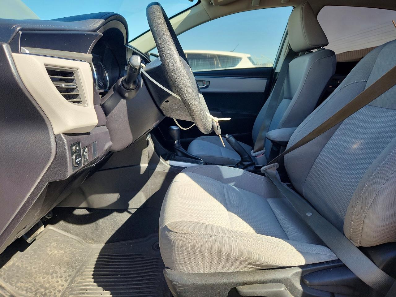 2016 Toyt Corolla - Image 7