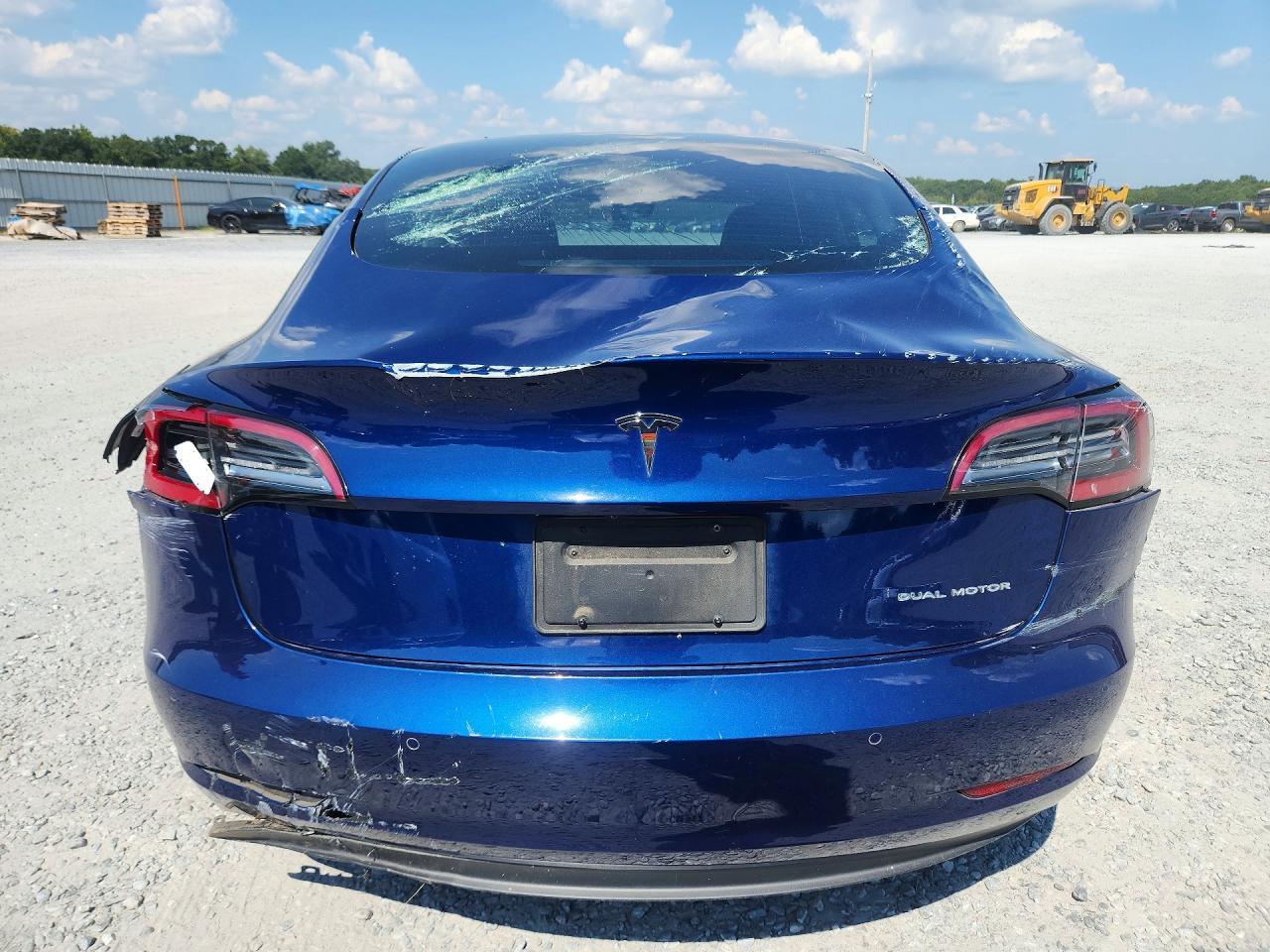 2021 Tesla Model 3 - Фото 6