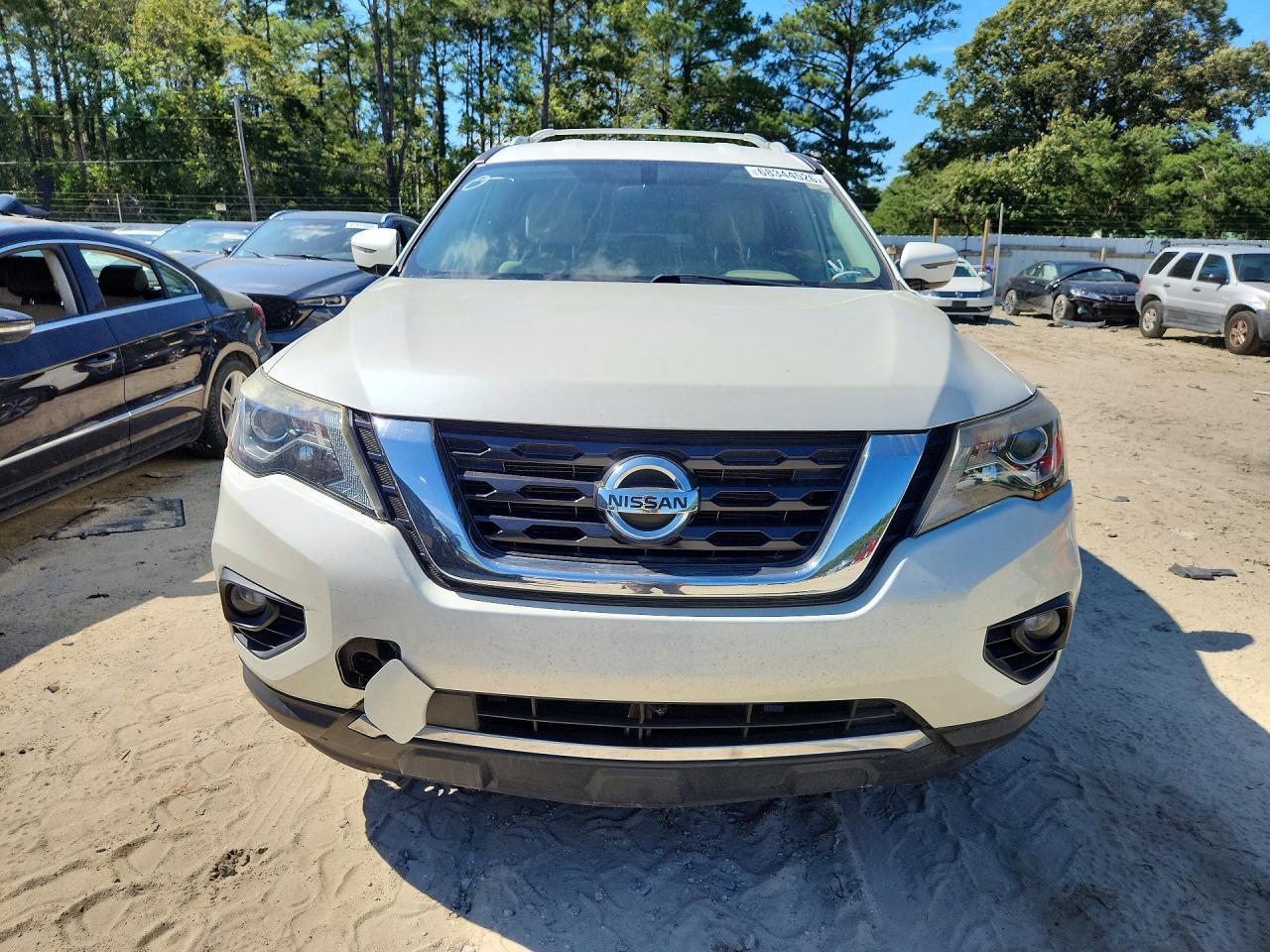 2017 Nissan Pathfinder Sv - Image 5