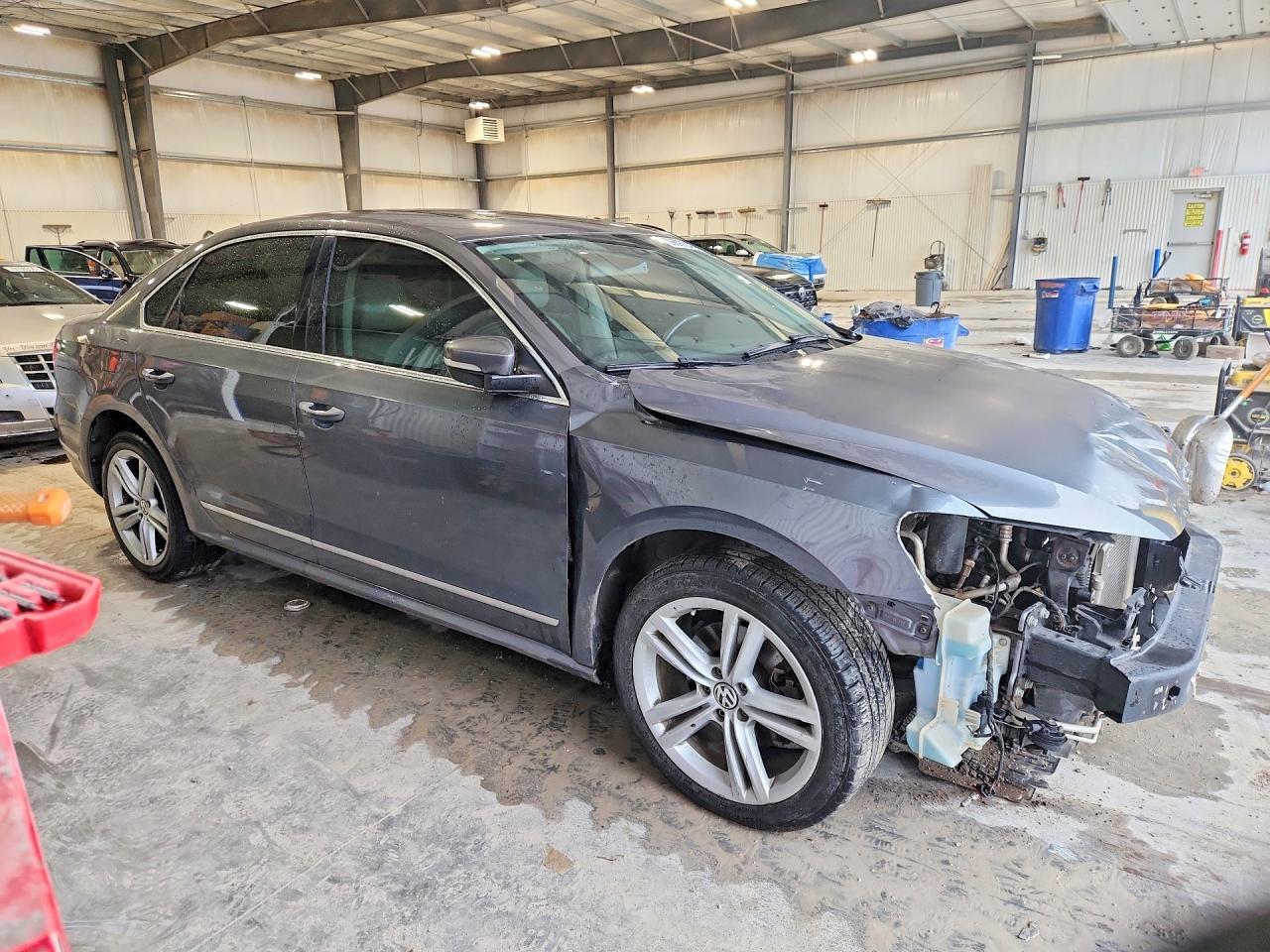 2015 Volkswagen Passat Sel - Фото 4