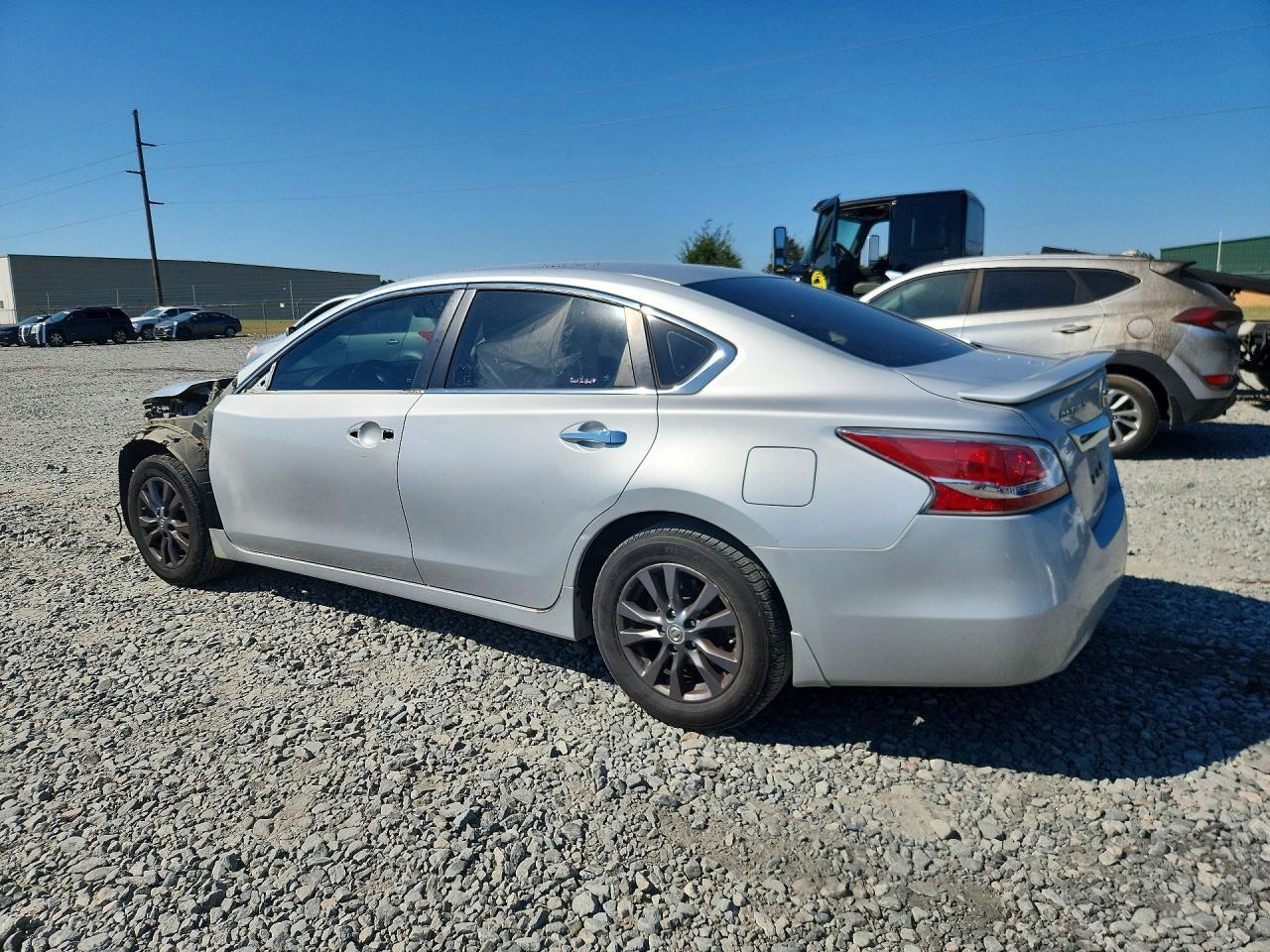 2015 Nissan Altima 2.5 S - Фото 2