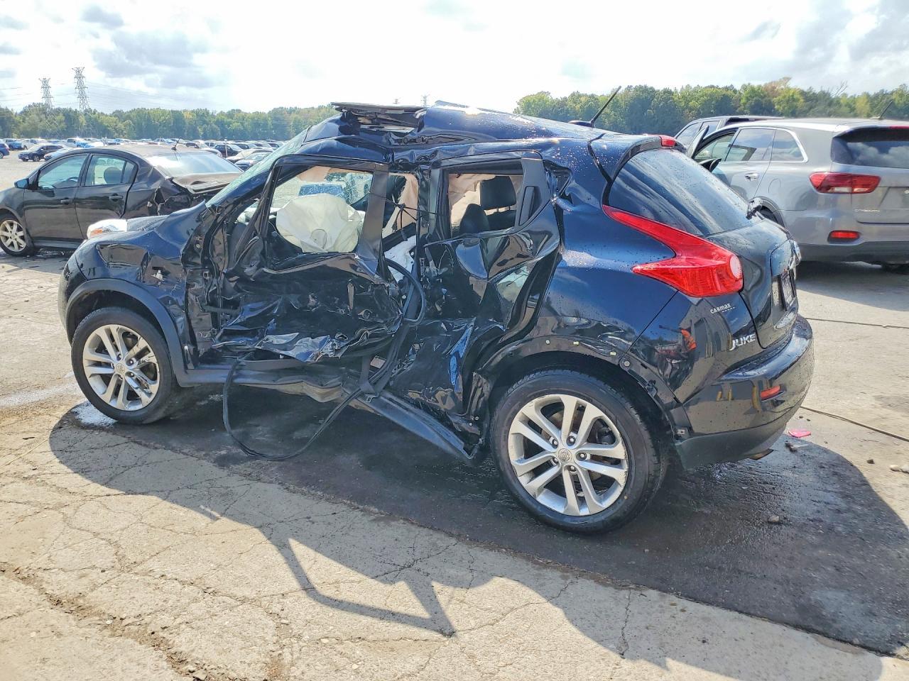 2013 Nissan Juke S - Фото 2