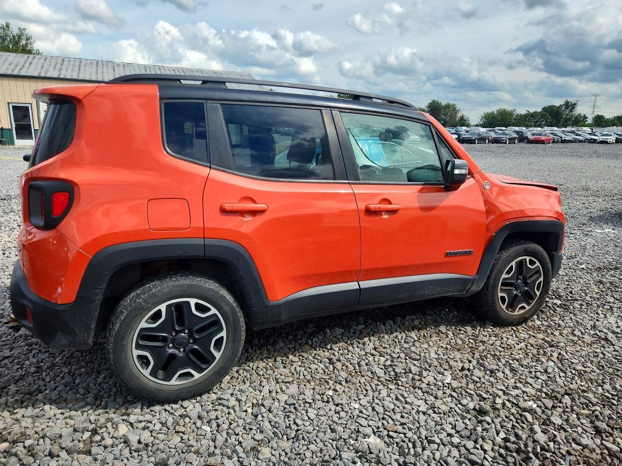 2016 Jeep Renegade Trailhawk - Фото 3