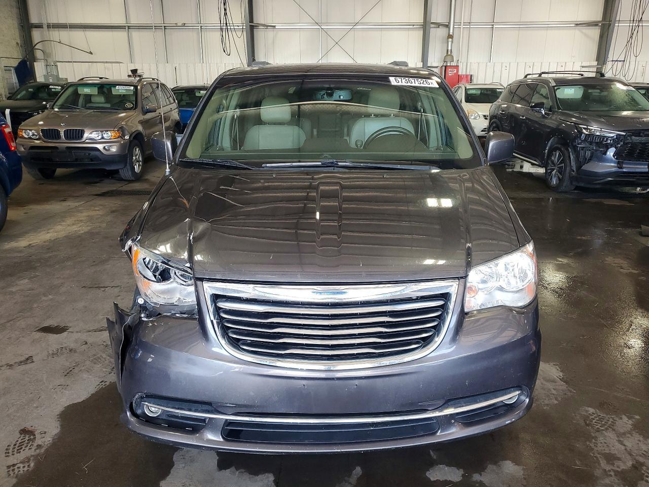 2016 Chrysler Town & Country Touring - Фото 5