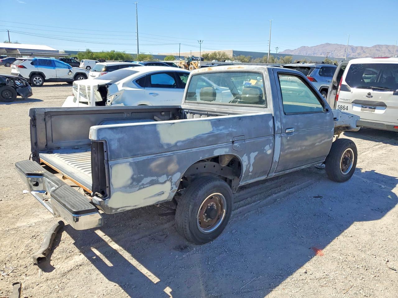 1992 Nissan Truck Base - Фото 3