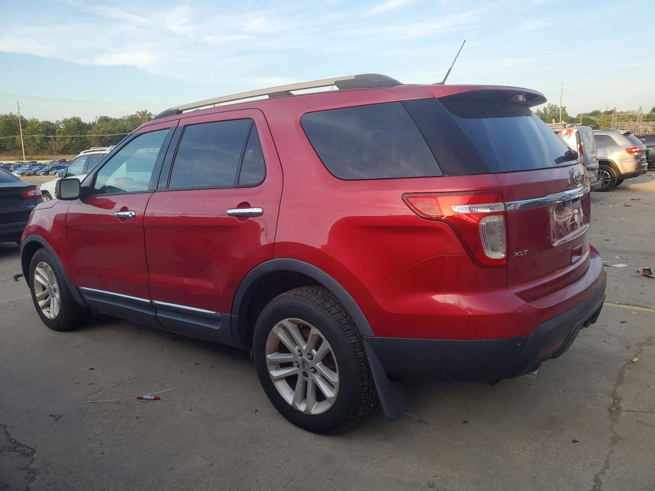 2011 Ford Explorer Xlt - Фото 2