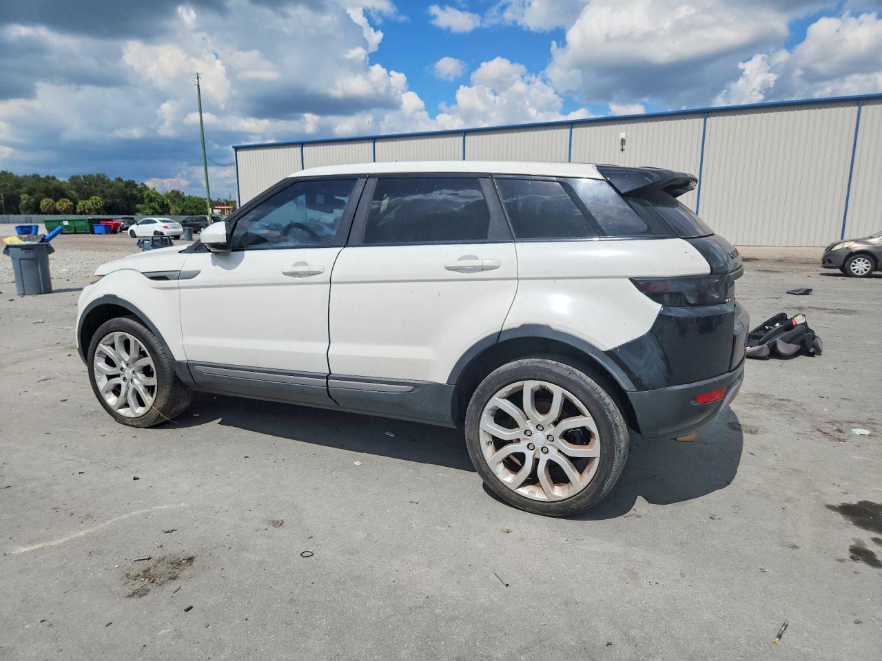 2015 Land Rover Range Rover Evoque Pure Plus - Image 2