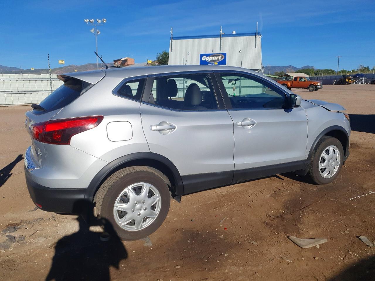 2017 Nissan Rogue Sport S - Фото 3
