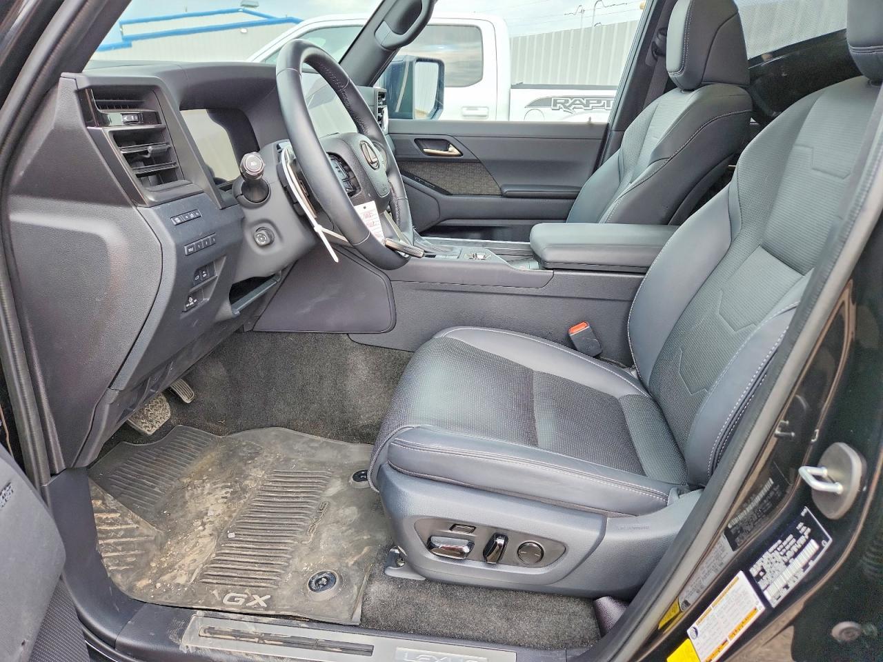 2025 Lexus Gx 550 Luxury+ - Image 7