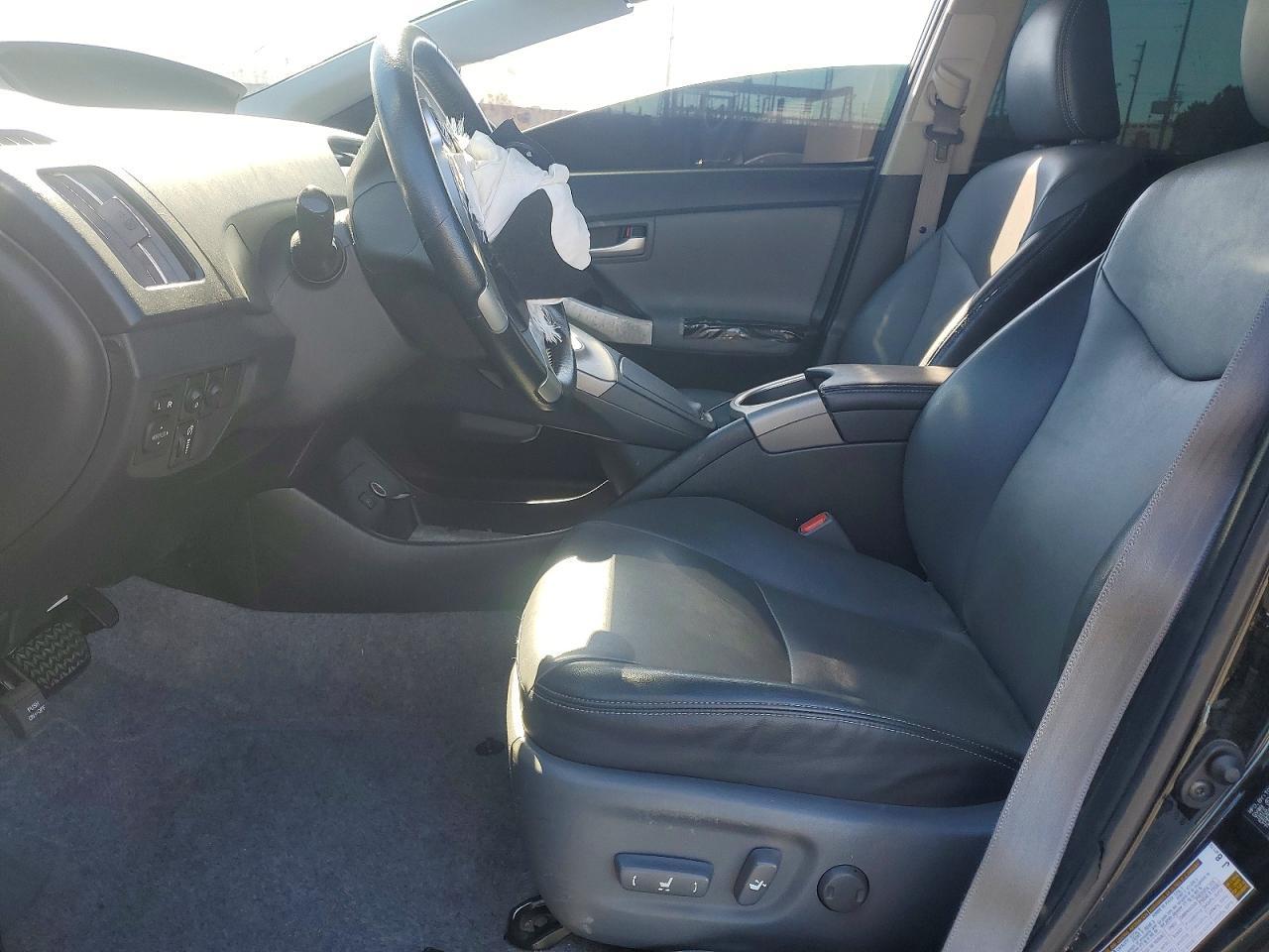 2014 Toyota Prius Four - Image 7