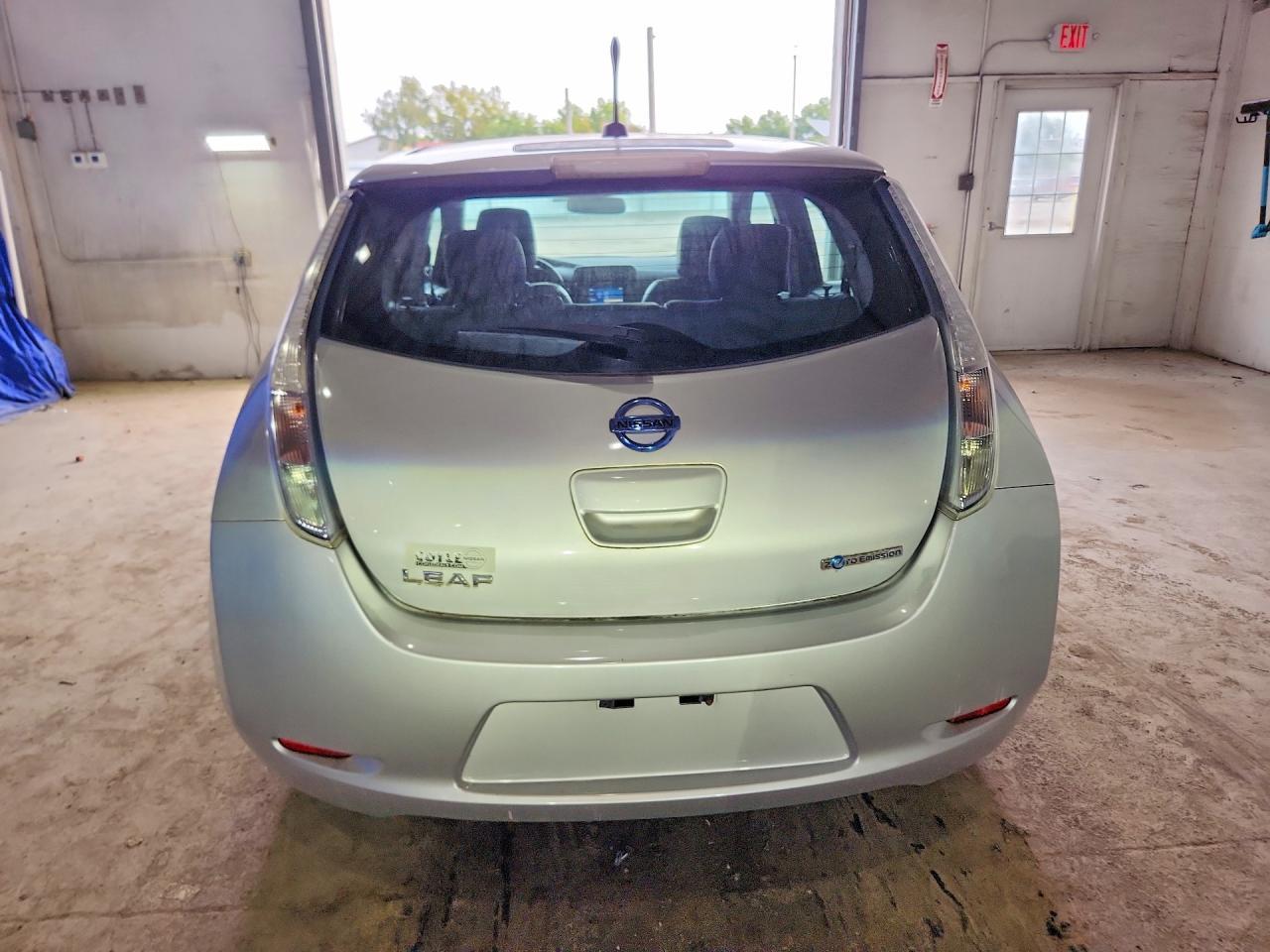 2013 Nissan Leaf S - Image 6