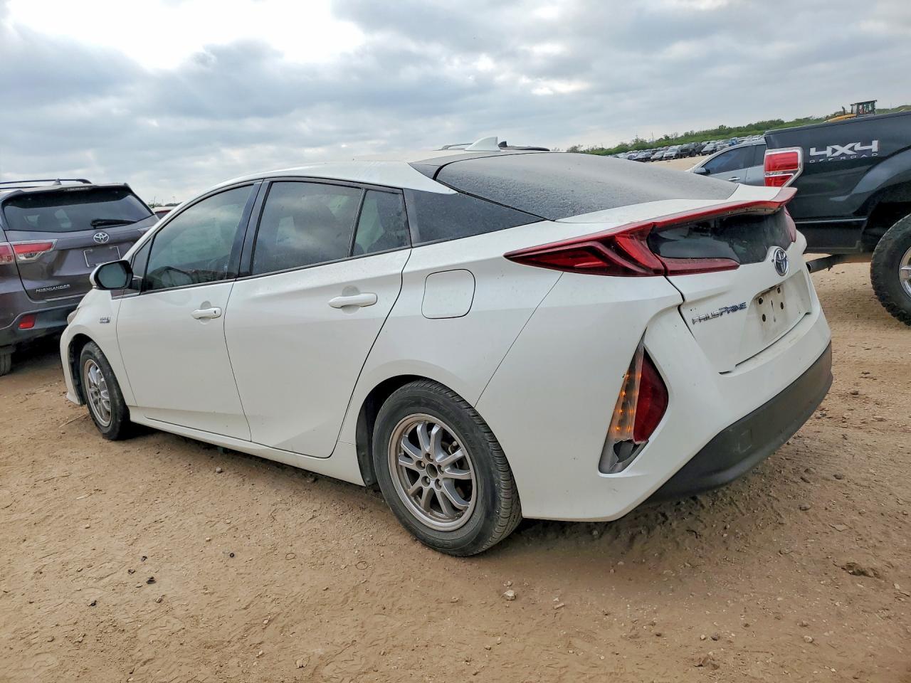 2019 Toyota Prius Prime Premium - Фото 2