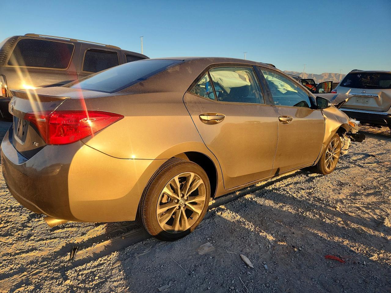 2017 Toyota Corolla Se - Фото 3