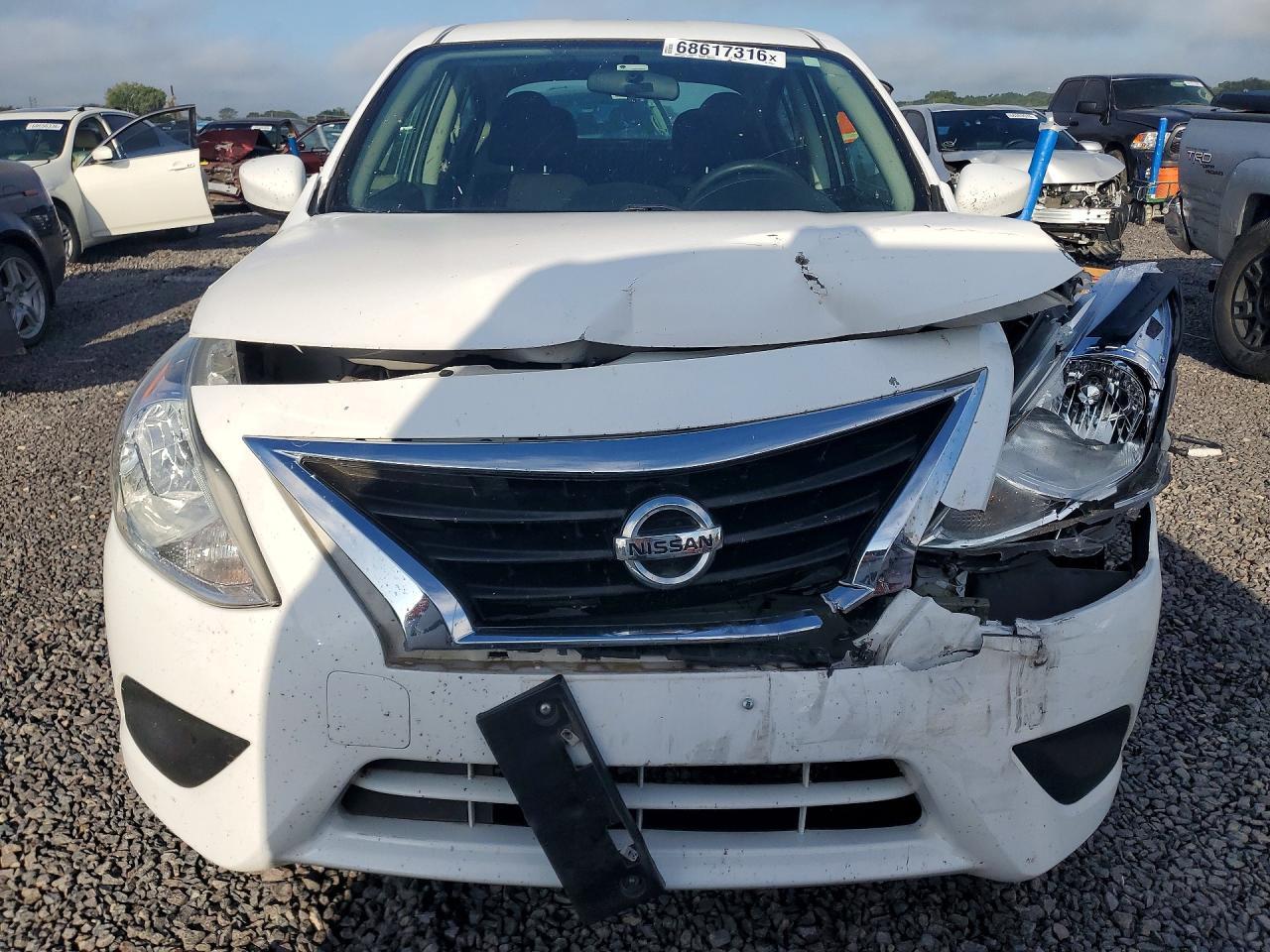 2019 Nissan Versa S Plus - Фото 5