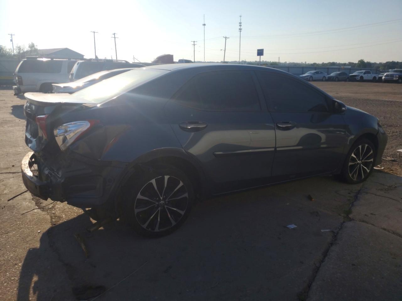 2017 Toyota Corolla Se - Image 3
