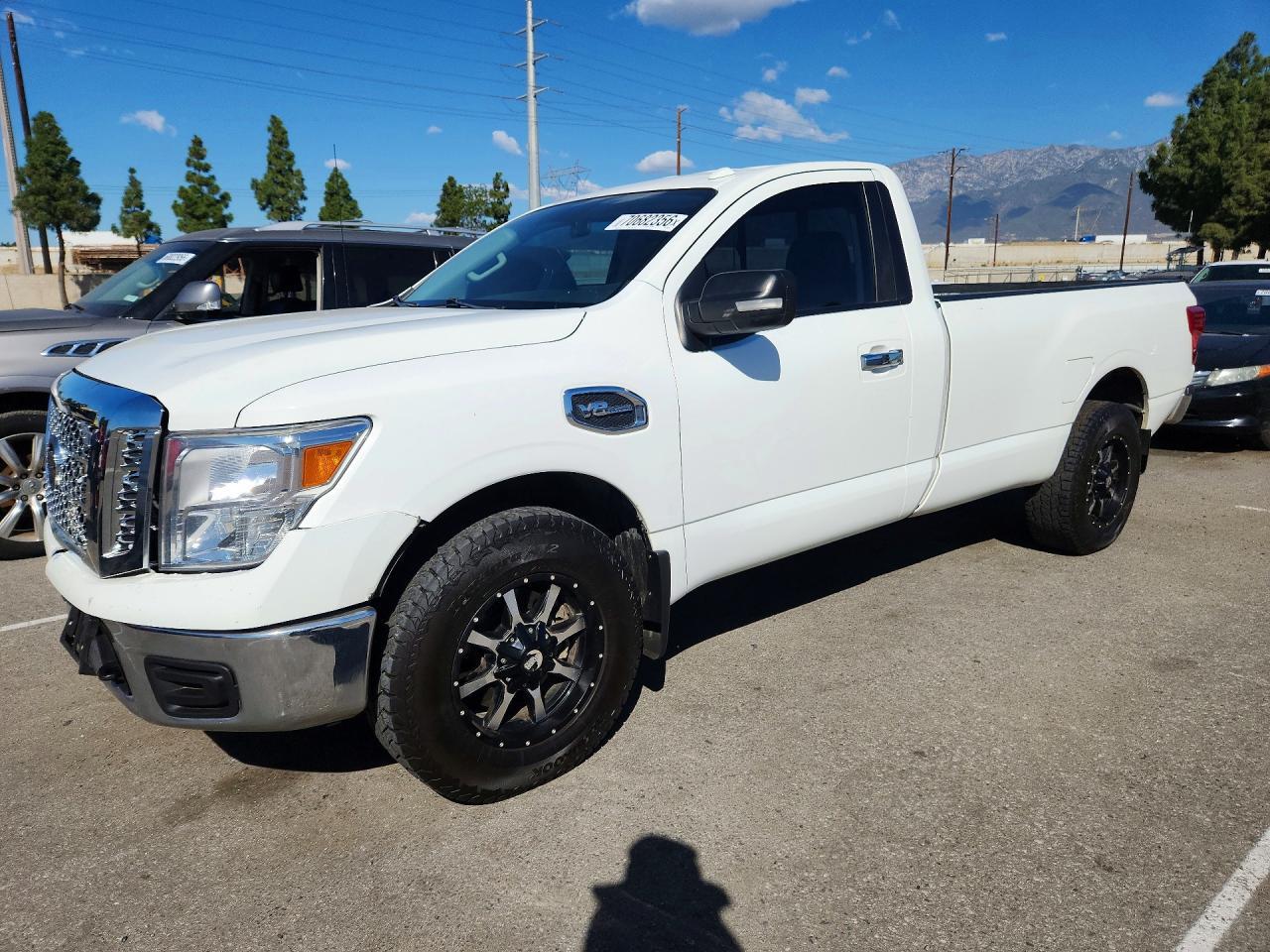 2017 Nissan Titan Sv