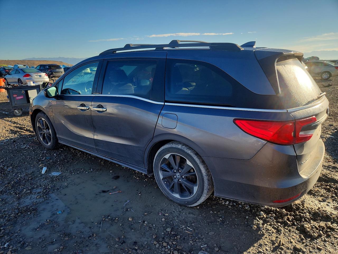 2022 Honda Odyssey Elite - Image 2