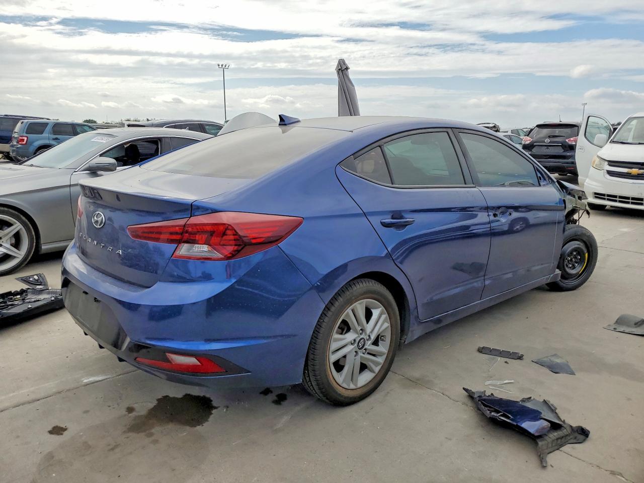 2020 Hyundai Elantra Sel - Фото 3
